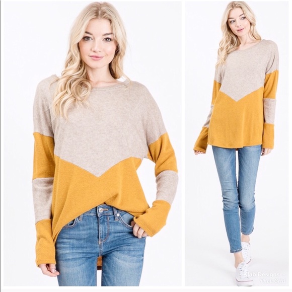❤️RESERVED❤️ Buttery Soft! 2 Tone Color Block Top! - Picture 7 of 8